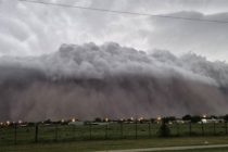 На Аргентину обрушился шторм, объявлен оранжевый уровень опасности