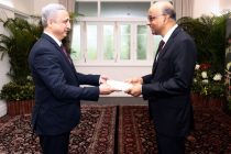 Президент Сингапура принял Посла Таджикистана