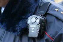 В Душанбе сотрудники Госавтоинспекции начнут носить камеры видеонаблюдения