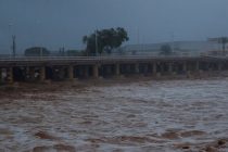 На юге Франции из-за наводнения объявили красный уровень погодной опасности