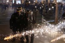 Полиция Парижа задержала 40 человек за фейерверки