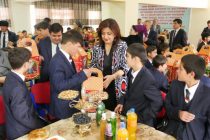 Подарки от Президента Таджикистана переданы воспитанникам школ-интернатов в Темурмаликском районе