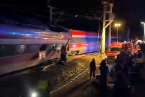 Число жертв схода поездов с рельсов в Испании возросло до 21