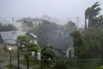 В Австралии более 20 тысяч человек остались без электричества из-за циклона