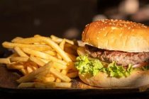 В Великобритании для борьбы с детским ожирением ввели запрет на рекламу вредной пищи в дневном эфире телевидения