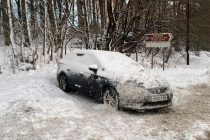 В Великобритании из-за сильного снегопада закрыты школы, отменены авиарейсы и движение поездов