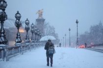 Во Франции около 380 тысяч домохозяйств остались без света из-за шторма «Горетти»