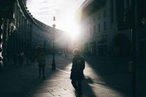 Почти 1 млн молодых британцев нигде не работают и не учатся