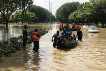 Число эвакуированных из-за наводнений на востоке Малайзии превысило 5,8 тысяч