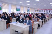 В Бохтарском государственном университете состоялся ведомственный тур Республиканского конкурса «Мудрости зари сиянье – книга»