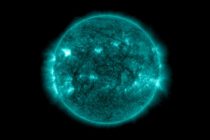 На Солнце 1 февраля произошли три сильные вспышки