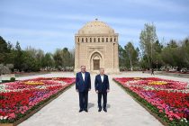 Главы государств Эмомали Рахмон и Шавкат Мирзиёев посетили исторические достопримечательности древней Бухары