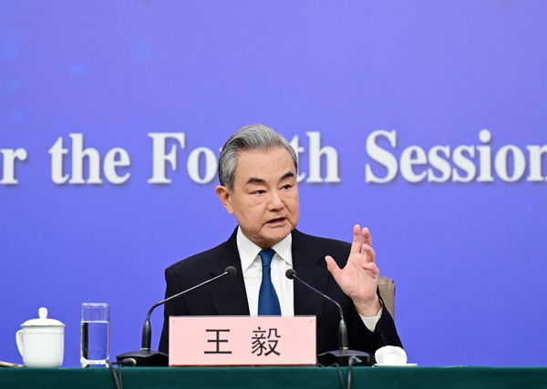 Ван И: дипломатия главы государства – рулевой внешнеполитической деятельности Китая