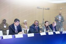 Начальник Службы связи Таджикистана принял участие в обсуждении инклюзивной политики