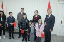 Таджикские и китайские врачи обмениваются опытом внедрения новых методов лечения