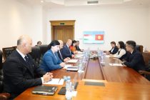 В Маджлиси намояндагон состоялась встреча по вопросам управления Интернетом, цифровизации и современных инновационных технологий