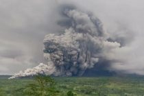 В Индонезии произошла серия извержений вулкана Семеру