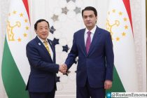 Рустами Эмомали провёл встречу с Цюй Дунъюем