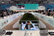 Делегация Таджикистана приняла участие во Всемирном форуме по градостроительству  в Баку