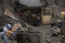 В Колумбии в угольной шахте после взрыва заблокированы 12 горняков