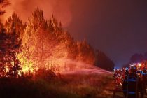 На юге Франции эвакуировали 2,5 тысячи человек из-за лесного пожара