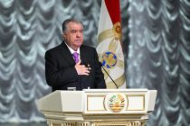 Лидер нации Эмомали Рахмон принял участие в торжественном собрании в честь 35-летия Государственной независимости