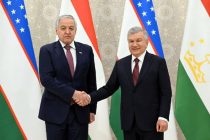 Президент Узбекистана провел встречу с главой МИД Таджикистана