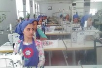 Ба КВД «Гулистон»-и шаҳри Душанбе 100   адад   мошинҳои дарздӯзӣ барои занони хонашин тақдим гардид