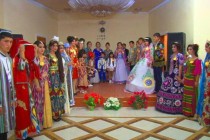 Дар Истаравшан  Фестивал-озмуни шаҳрии «Атласу адраси Суғд-2017» баргузор шуд