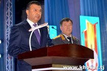 Сарвазири Тоҷикистон Қоҳир Расулзода дар тантанаҳои идонаи Рӯзи милитсияи тоҷик иштирок намуд