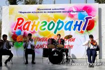 Дар Душанбе Фестивали шаҳрии эҷодиёти кӯдакон таҳти унвони «Рангоранг» ҷараён дорад