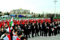 Дар шаҳри Душанбе Рӯзи Парчами давлатии Тоҷикистон бошукӯҳ таҷлил гардид