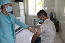 Дар марказҳои саломатии шаҳри Душанбе маъракаи иммунизатсия бар зидди сирояти коронавирус COVID-19 бомаром идома дорад