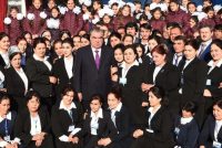 Эмомалӣ Раҳмон: «Донишмандии зан омили пешрафти тамоми миллат аст»