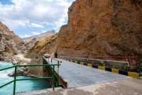 Дар водии Яғноби ноҳияи Айнӣ ду пули мошингузар ба истифода дода шуд