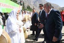 Эмомалӣ Раҳмон: «Модарон дар тарбияи насли нав масъулияти беназир доранд»