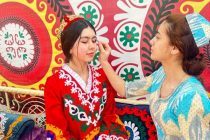 ӮСМАКАШӢ. Ин анъанаи наврӯзӣ барои солимии чашм иҷро карда мешавад