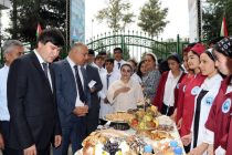 Дар Литсейи касбии хизмат ва туризми шаҳри Душанбе бахшида ба Рӯзи умумиҷаҳонии сайёҳӣ ҳамоиш доир шуд