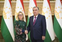 Президенти Ҷумҳурии Тоҷикистон Эмомалӣ Раҳмон Директори идорӣ оид ба фаъолияти амалиётии Бонки Ҷаҳонӣ Анна Бйерде ва Ноиби Президенти Бонки Ҷаҳонӣ Антонелла Бассаниро ба ҳузур пазируфтанд