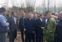 Сарвазири Тоҷикистон бо рафти корҳои бартарафсозии оқибатҳои офати табиӣ дар ноҳияи Тоҷикобод шинос шуд