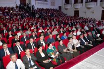 Суратгузориши АМИТ «Ховар» аз маросими ҷоизасупорӣ ба кормандони телевизион, радио ва соҳаи алоқа