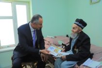 Туҳфаи Президенти Тоҷикистон ба  иштирокчиёни Ҷанги дуюми ҷаҳонӣ супорида шуд