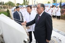 Пешвои миллат Эмомалӣ Раҳмон дар ноҳияи Шуғнон Беморхонаи марказиро мавриди истифода қарор доданд