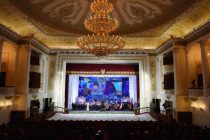 Пешвои миллат Эмомалӣ Раҳмон дар муаррифии оркестри кӯдакон ва наврасони Муассисаи давлатии «Оркестри давлатии симфонӣ» иштирок намуданд