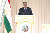 Пешвои миллат Эмомалӣ Раҳмон бо роҳбарону фаъолони ноҳияи Шуғнон мулоқот намуданд