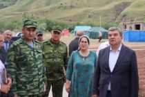 Муовини Сарвазир  бо  рафти корҳои сохтмонии  манзилҳои зист  барои оилаҳои аз заминҷунбӣ  зарардидаи  ноҳияи Рашт шинос шуд