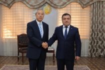 Сафири навтаъйини  Чин дар Тоҷикистон нусхаи эътимоднома супорид