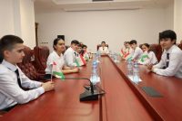 Мавсума Муинӣ бо истеъдодҳои наврасу ҷавон вохӯрӣ доир намуд