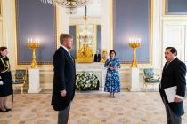 Сафири Тоҷикистон ба Подшоҳи Нидерланд эътимоднома супорид