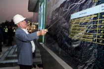 Пешвои миллат Эмомалӣ Раҳмон бо ҷараёни корҳо дар сарбанди рӯди Оби Шӯри НБО «Роғун» шинос шуданд